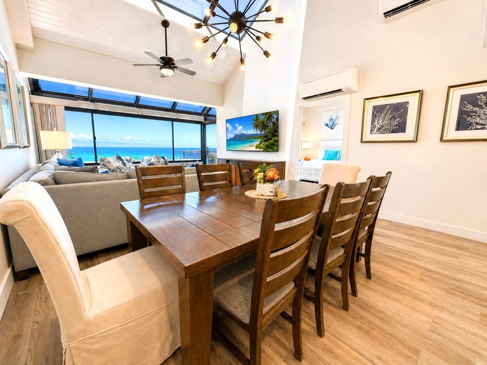  The dining area seats the group comfortably, with ocean views making every meal feel like an occasion SOK-381