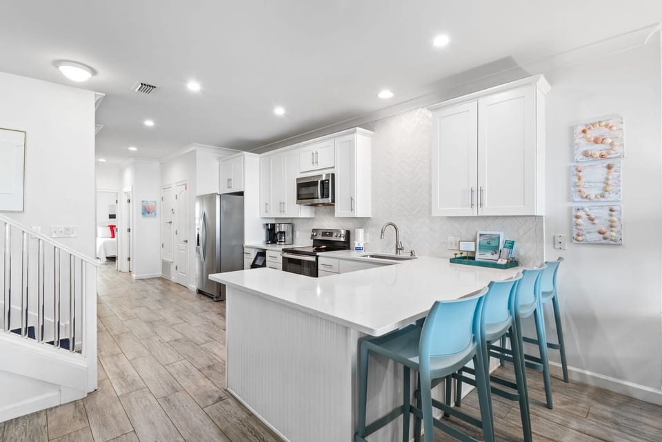 Eat-in kitchen bar seating for four