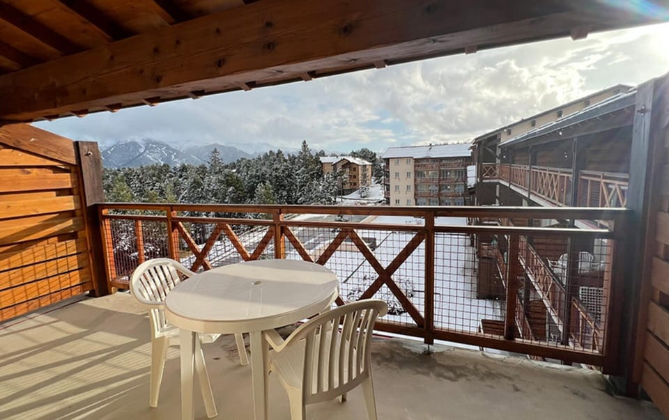 Apartment | Outdoor dining