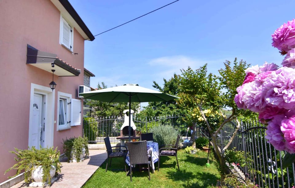 Apartment, 1 Bedroom, Garden View | Terrace/patio