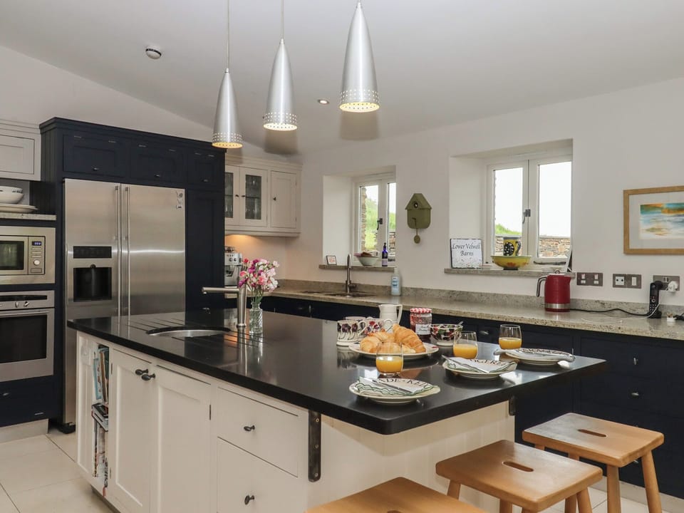 Dishwasher, cookware/dishes/utensils