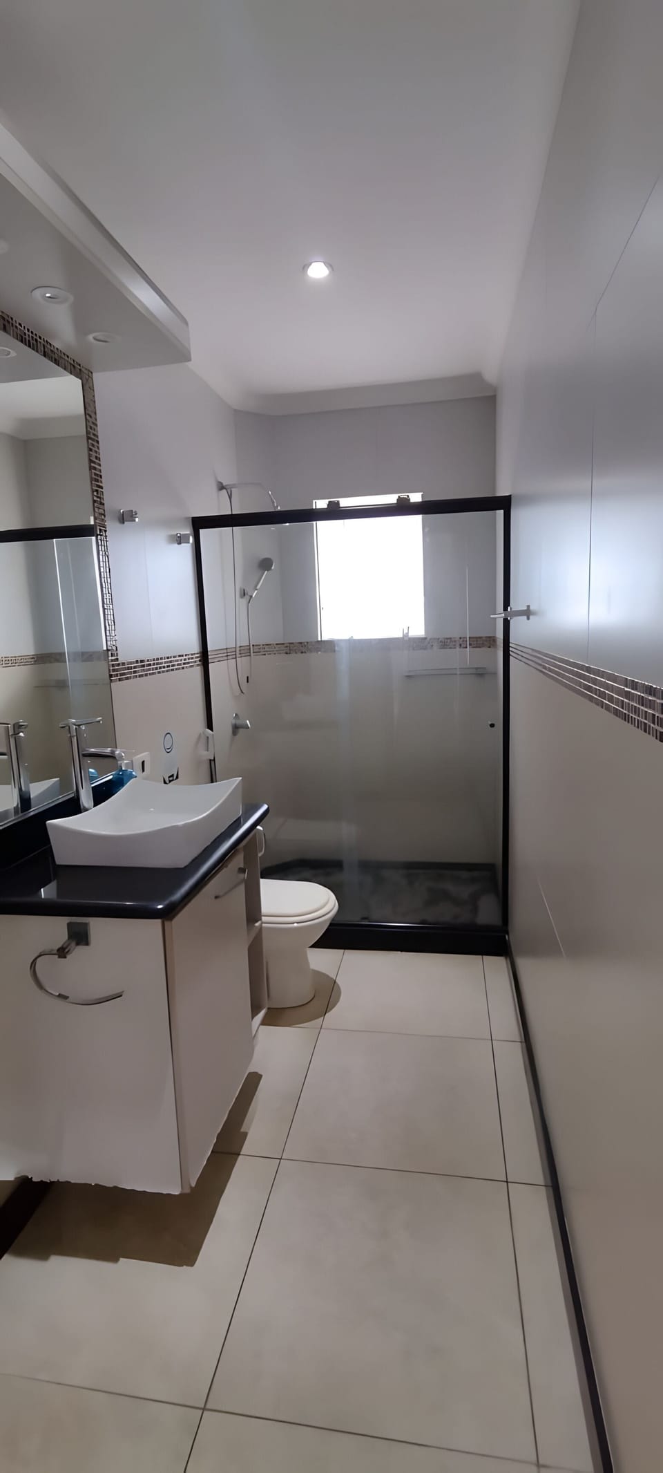 Standard Quadruple Room | Bathroom | Shower, towels, soap, shampoo