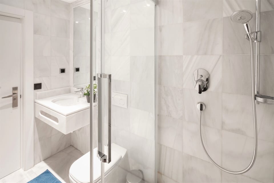 Apartment | Bathroom
