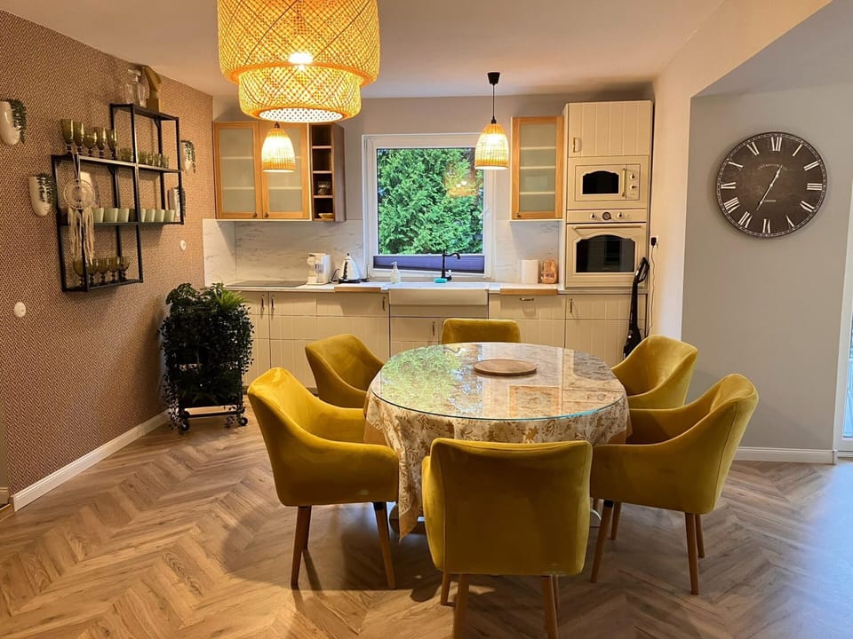 Apartment | Dining