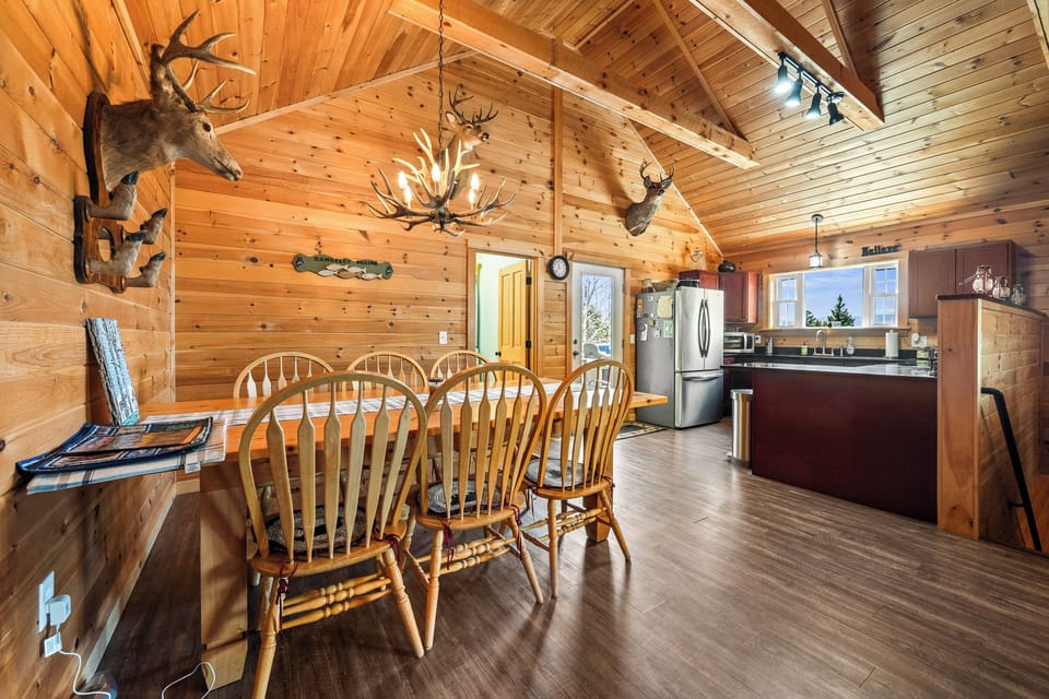 Dining are and kitchen