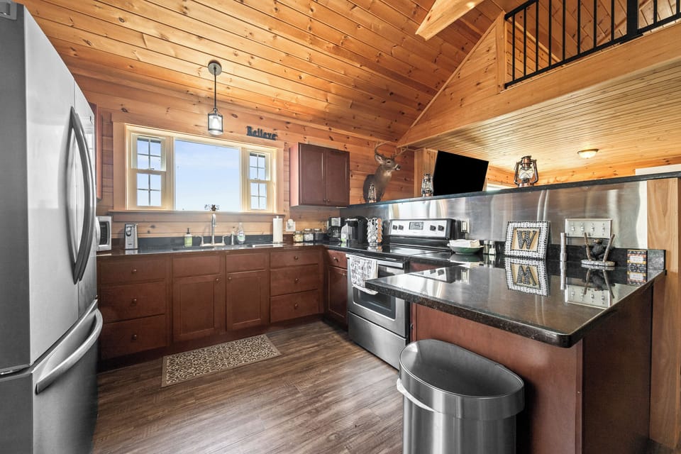 Full kitchen