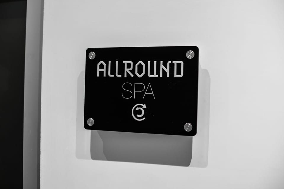 Sauna, hot tub, steam room