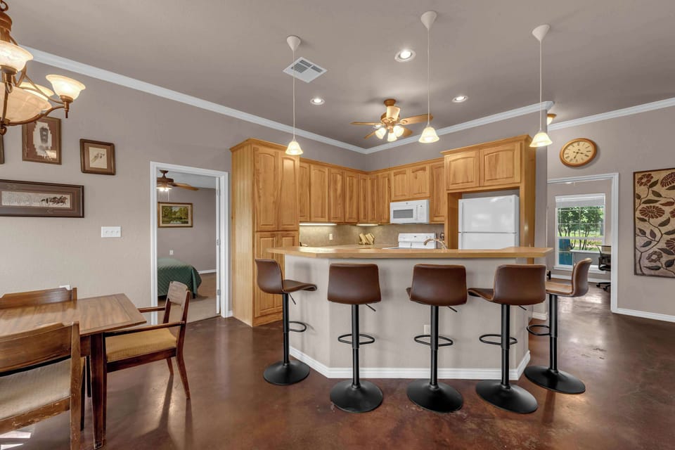 Additional seating at the Kitchen Island