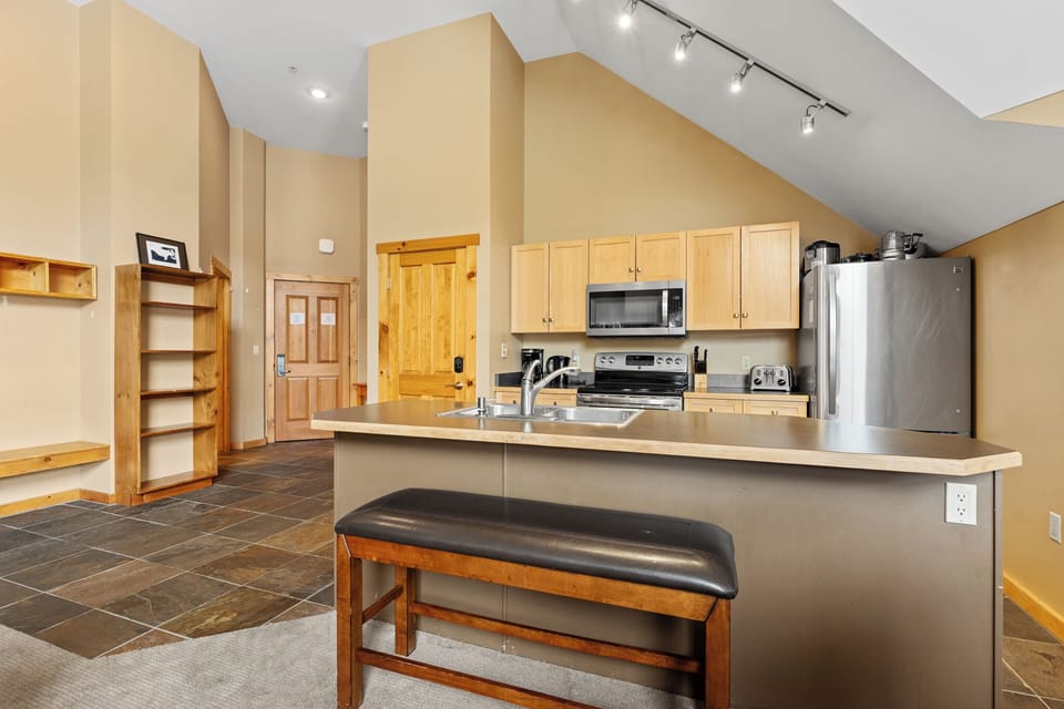 Condo (2 Bedrooms) | Property amenity