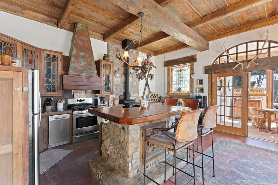 House (3 Bedrooms) | Property amenity