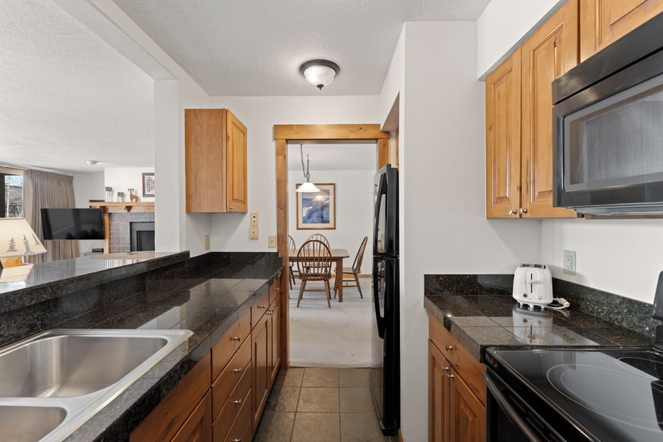Condo (2 Bedrooms) | Property amenity