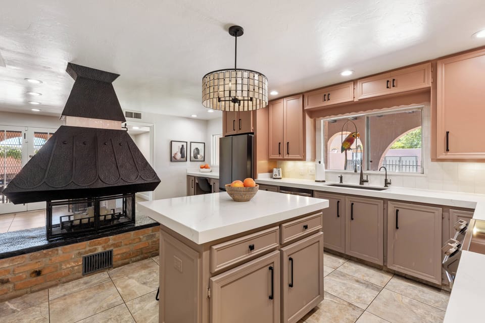 Fully Equipped Kitchen with charming details