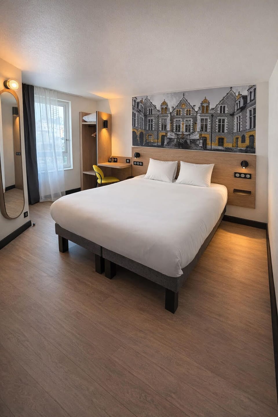 Classic Double Room, Non Smoking | Desk, laptop workspace, soundproofing, iron/ironing board