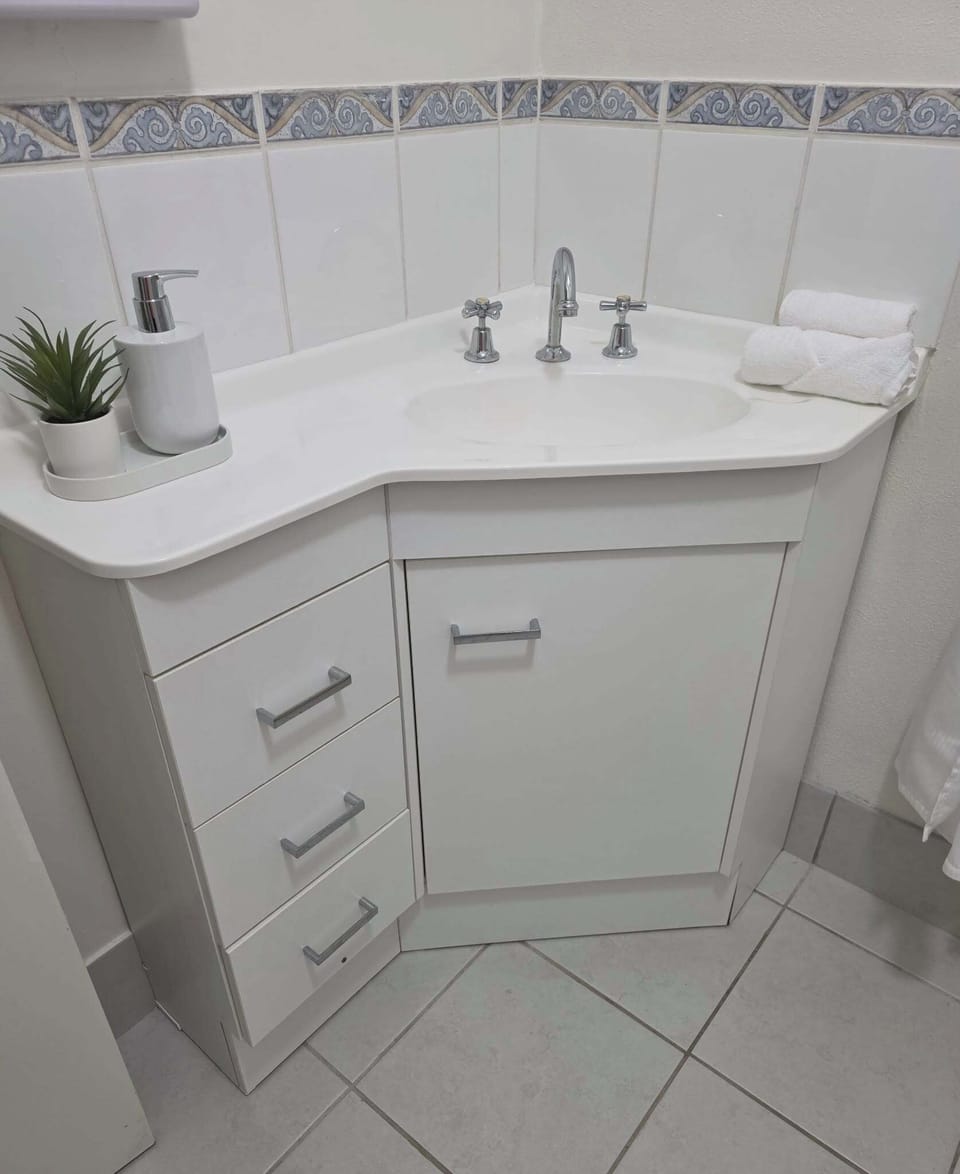Shower, hair dryer, bathrobes, towels