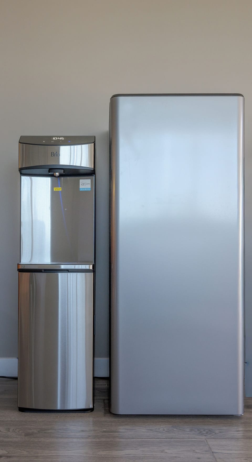 Enjoy hot and cold purified water with generous fridge space
