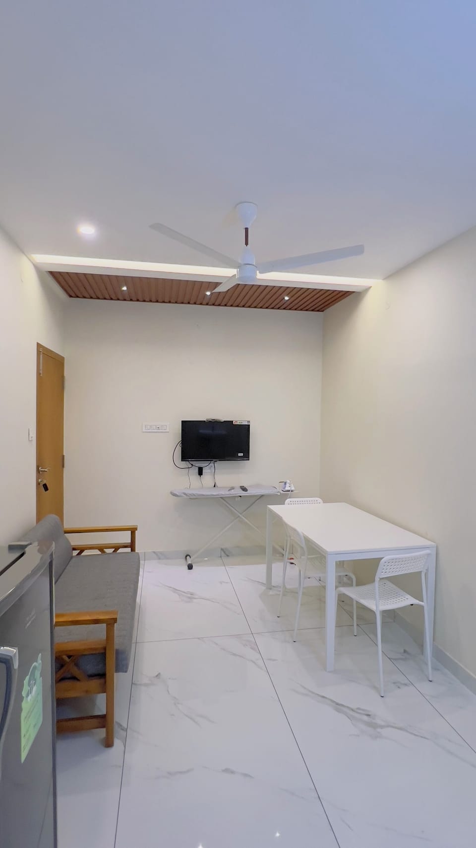 Deluxe Apartment | Living area | TV