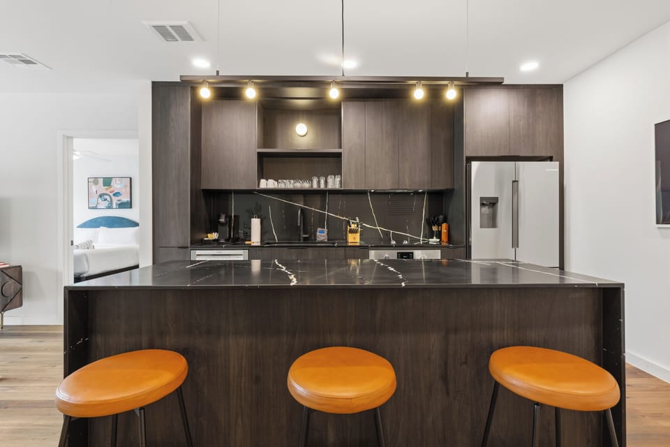 Kitchen. (Unit 209)