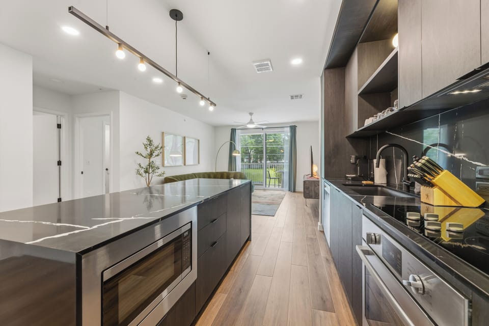 Kitchen. (Unit 209)