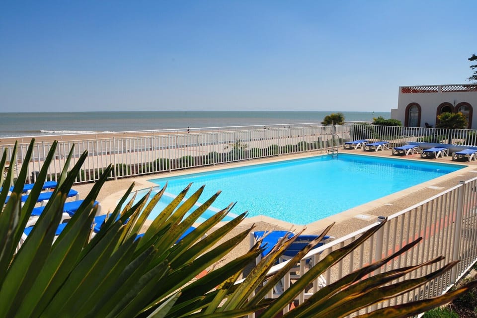 Holiday Home Swimming Pool
