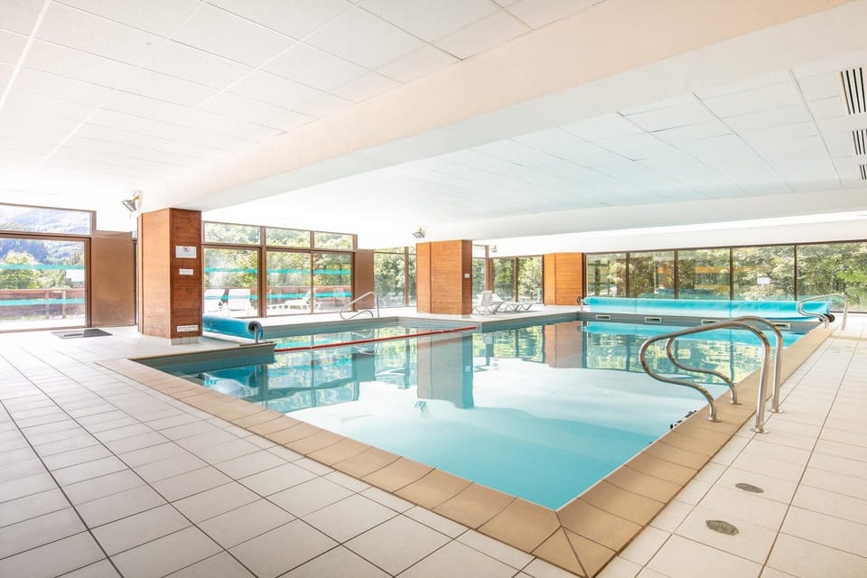 Holiday Home Swimming Pool