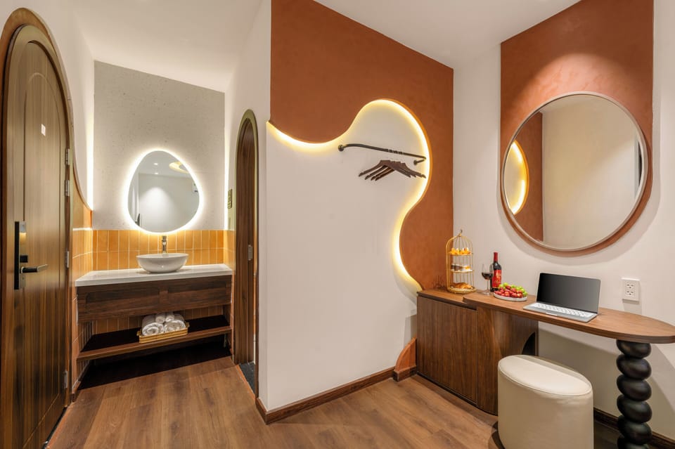 Deluxe Suite | Desk, WiFi (free)