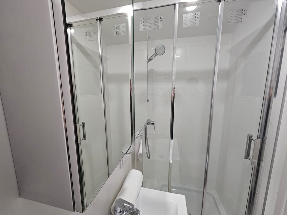 Comfort Apartment | Bathroom