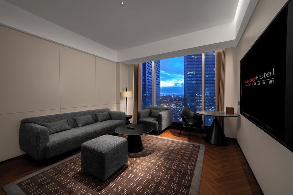 Superior Suite | City view