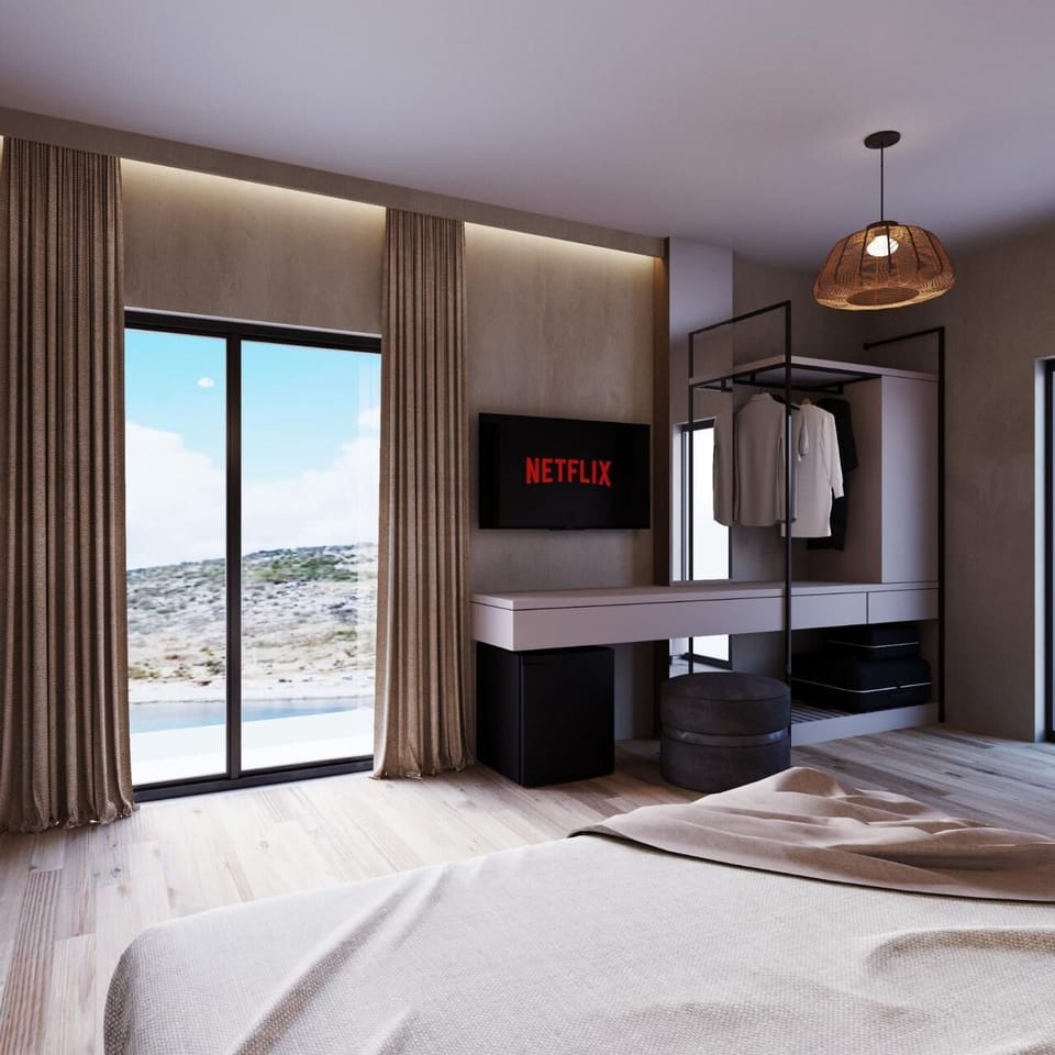 Classic Room, Pool View