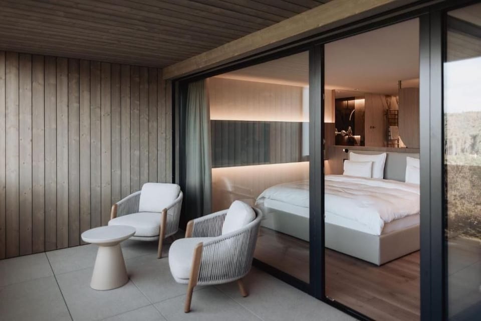 Suite, Balcony, Mountain View | In-room safe, free WiFi