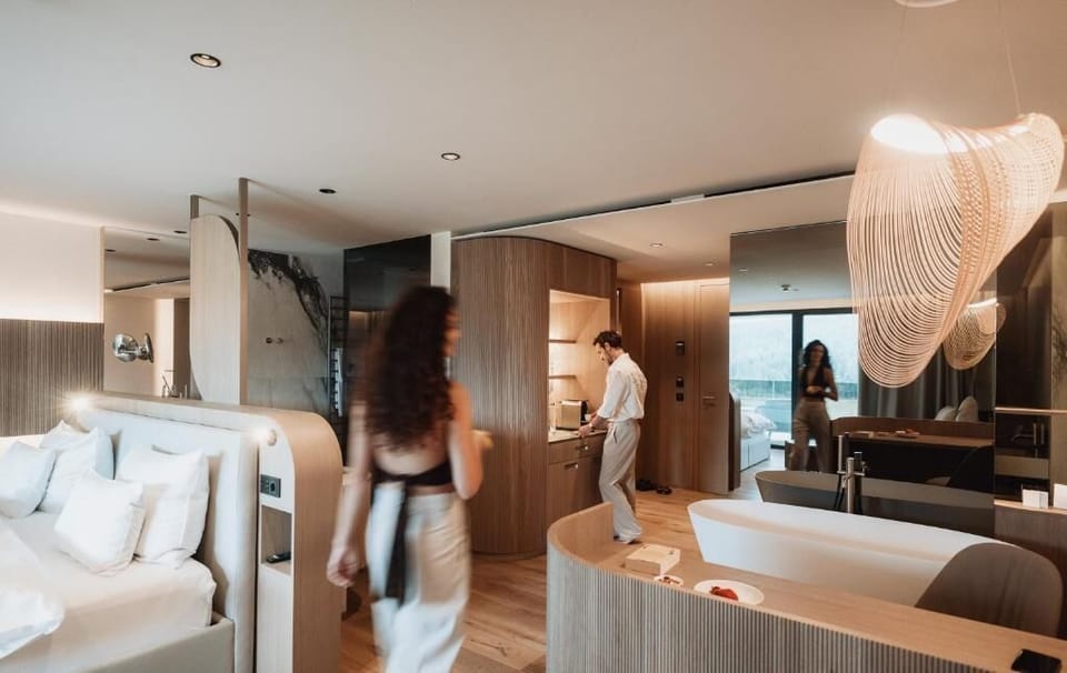 Suite, Balcony, Mountain View | In-room safe, free WiFi