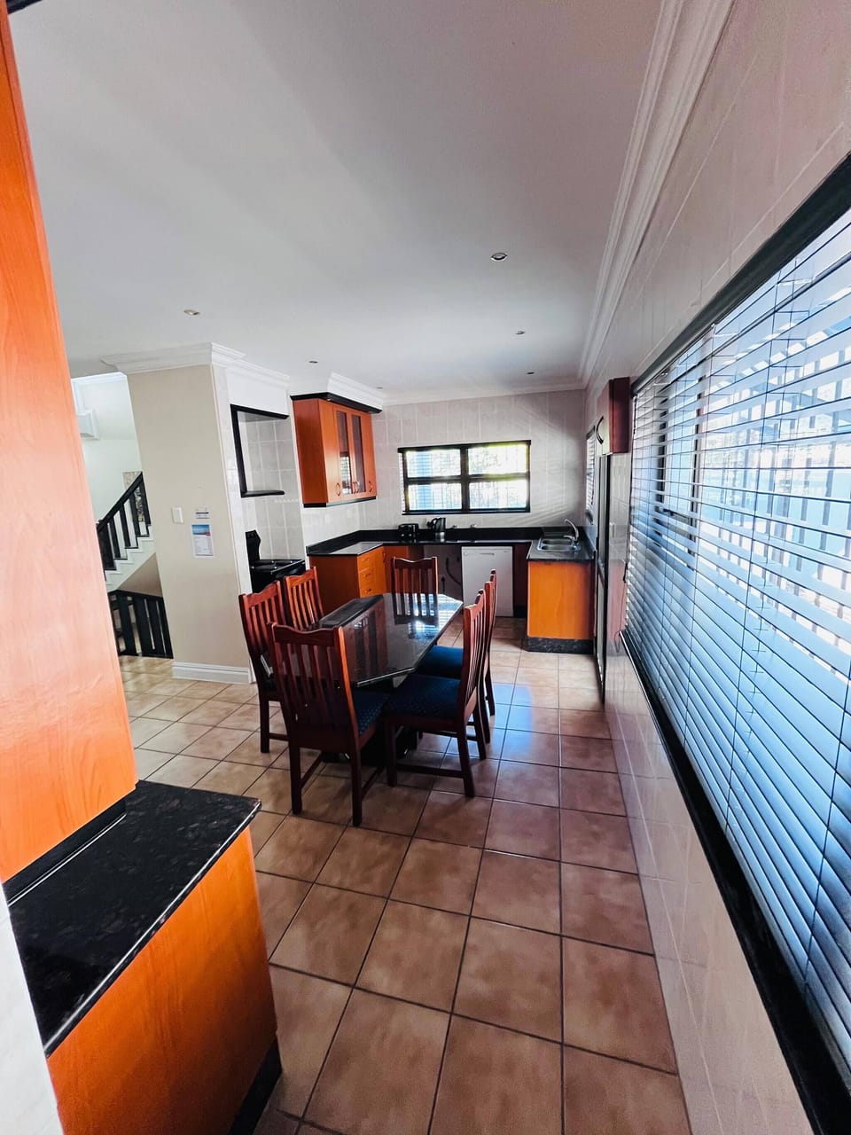 House, 5 Bedrooms, Balcony | Dining