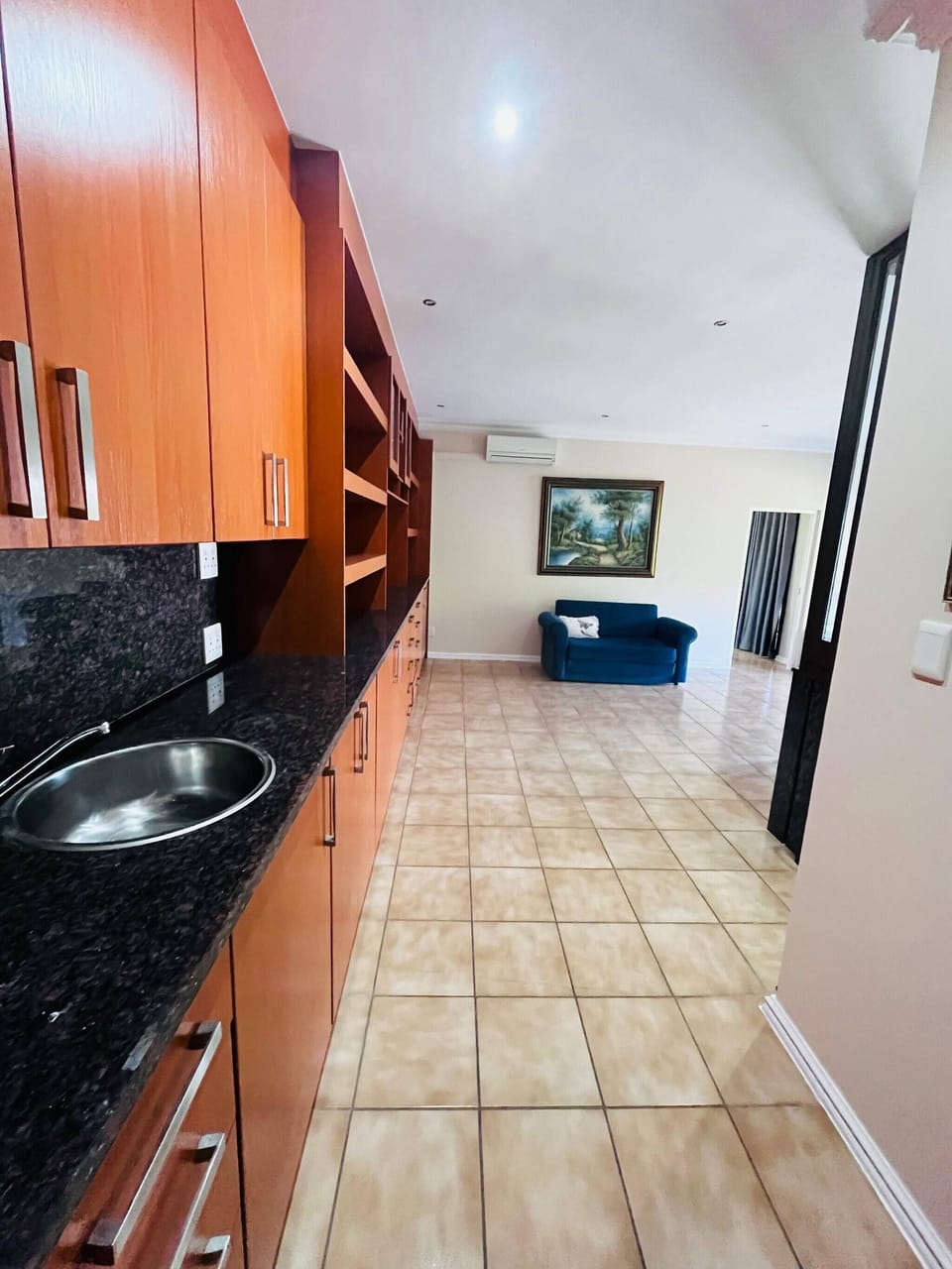 House, 5 Bedrooms, Balcony | Interior