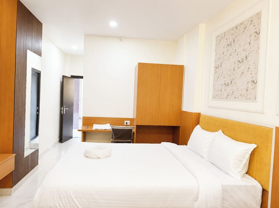 Executive Double Room, Air conditioning | View from room