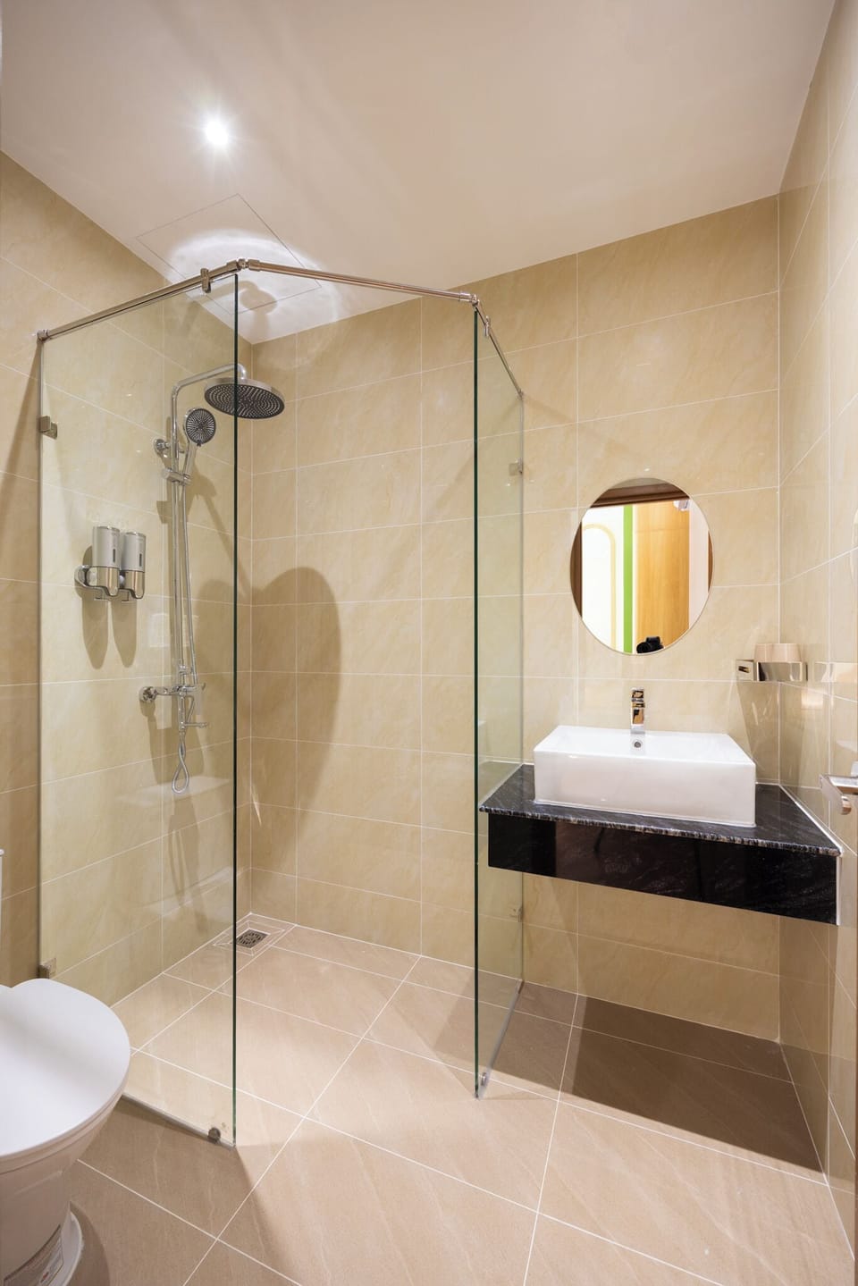 Superior Double Room | Bathroom | Shower, rainfall showerhead, eco-friendly toiletries, hair dryer
