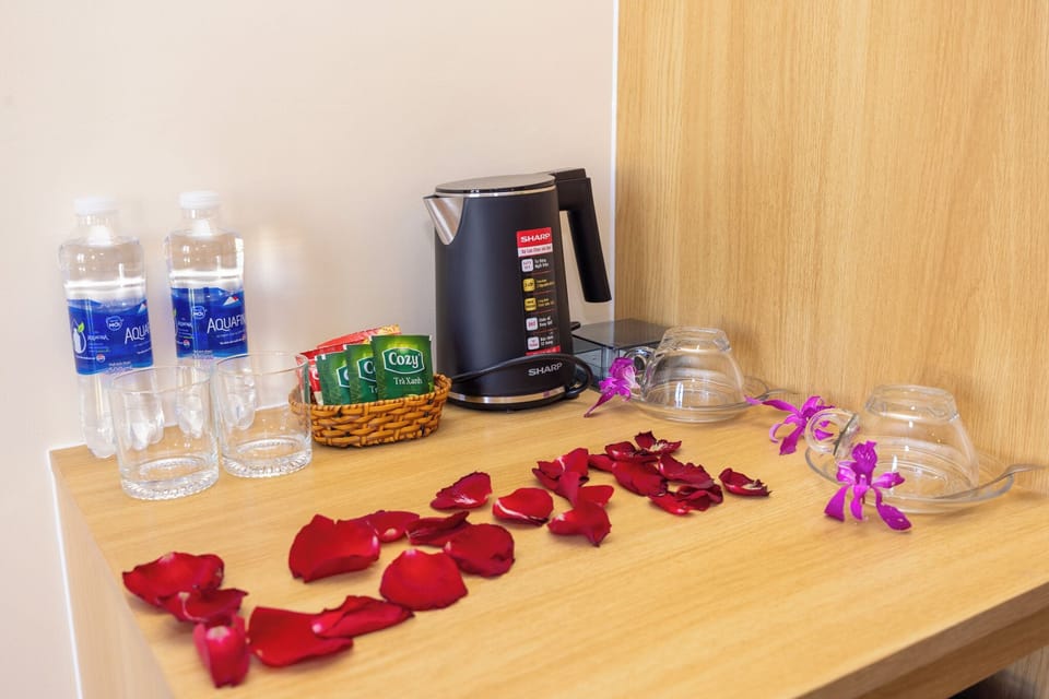 Deluxe Room, Balcony, City View | Room amenity