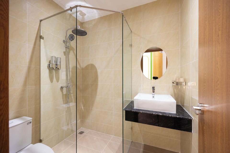 Superior Double Room | Bathroom | Shower, rainfall showerhead, eco-friendly toiletries, hair dryer