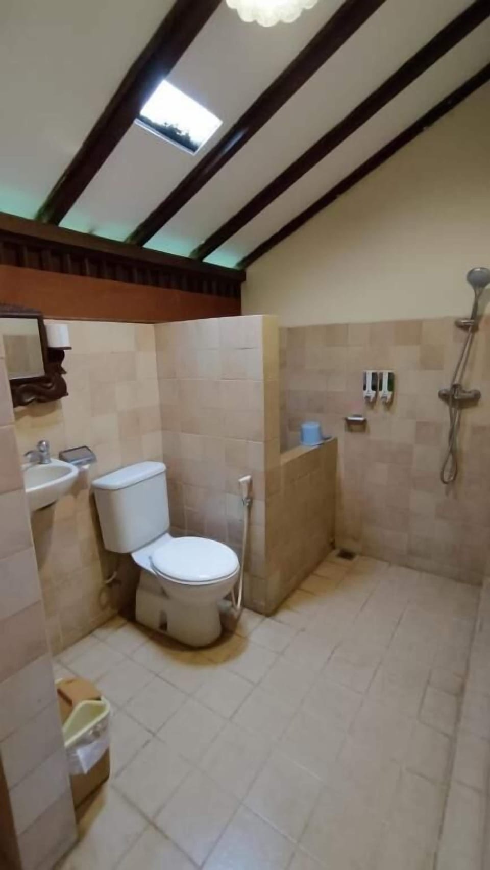 Standard Double or Twin Room, 1 Bedroom, Terrace, Garden View | Bathroom | Slippers