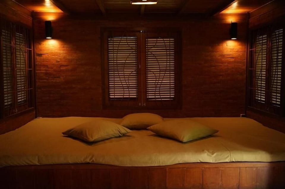 Traditional Bungalow, 3 Bedrooms, Terrace, Garden View | Iron/ironing board, free WiFi
