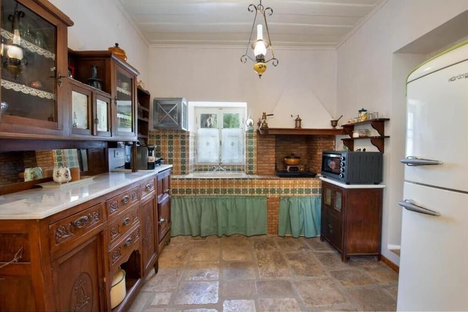 Traditional Apartment, Garden View | Private kitchen