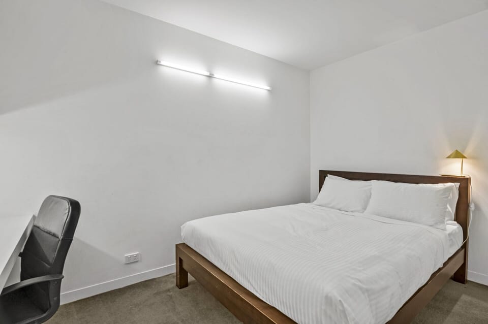 Apartment | 2 bedrooms, laptop workspace, bed sheets