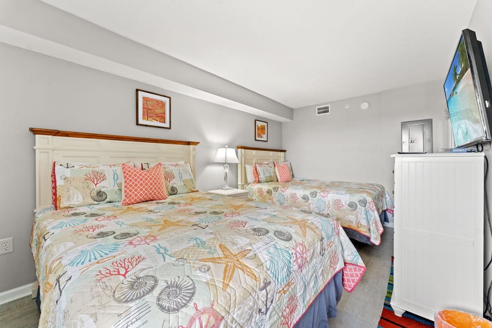 2bd Bedroom w/2 Queens