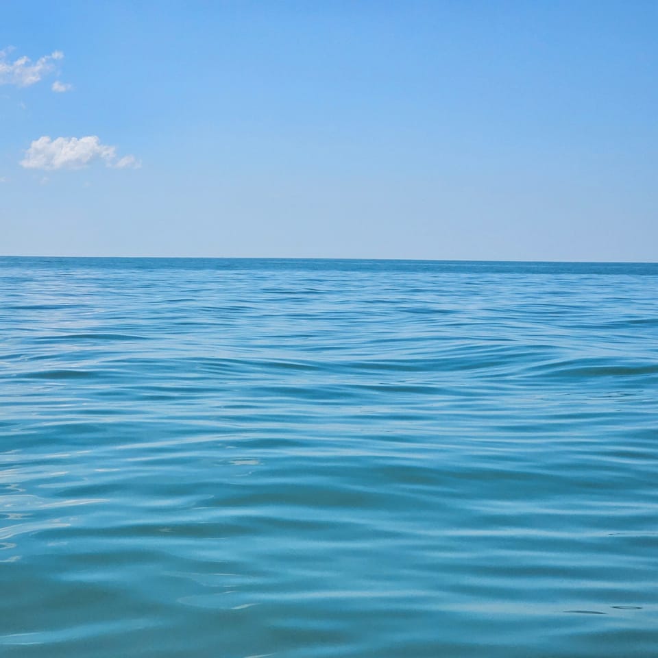 Yes the water and sky looked like that.... AAhhhhh...