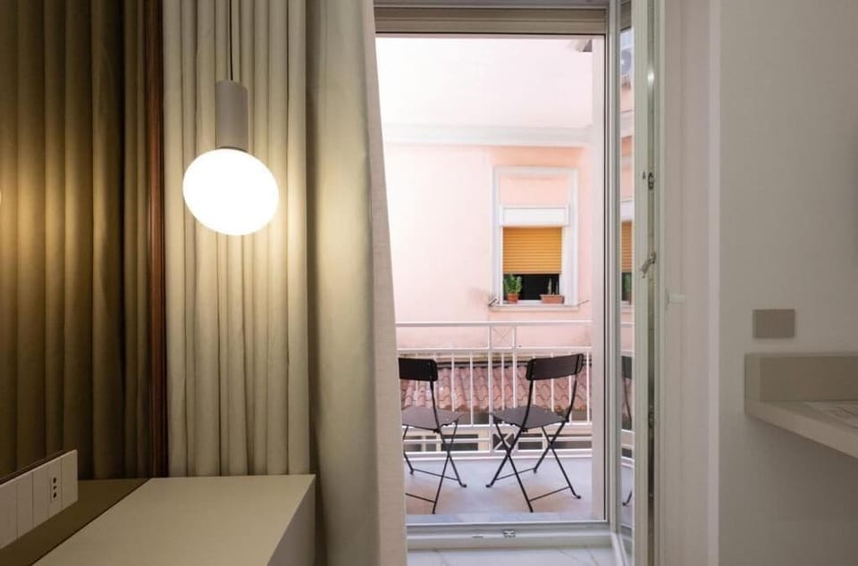 Superior Room, Balcony, City View | WiFi (free)