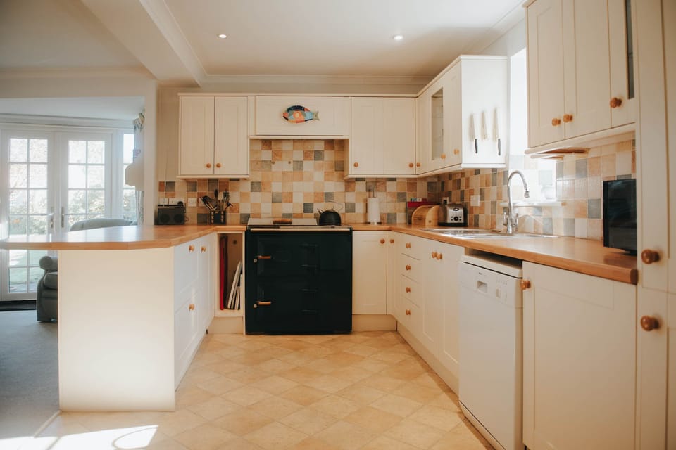 House | 3 bedrooms, high-speed internet