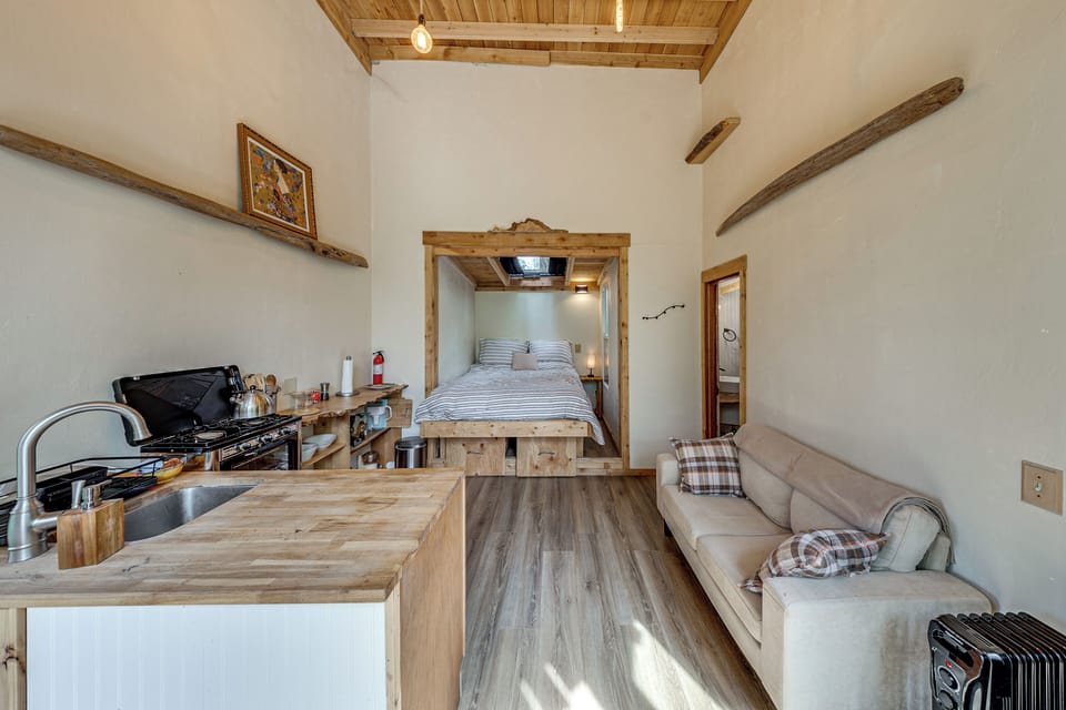 Apartment (0 Bedroom) | Interior