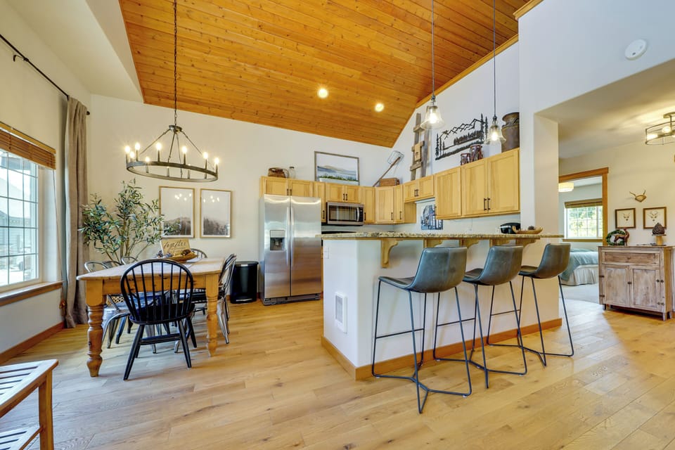 House (2 Bedrooms) | Interior