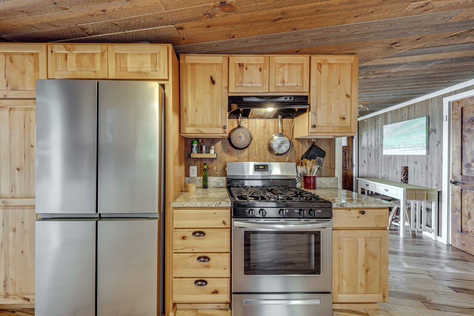 House (2 Bedrooms) | Interior