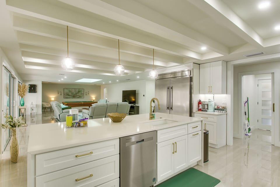 House (5 Bedrooms) | Interior
