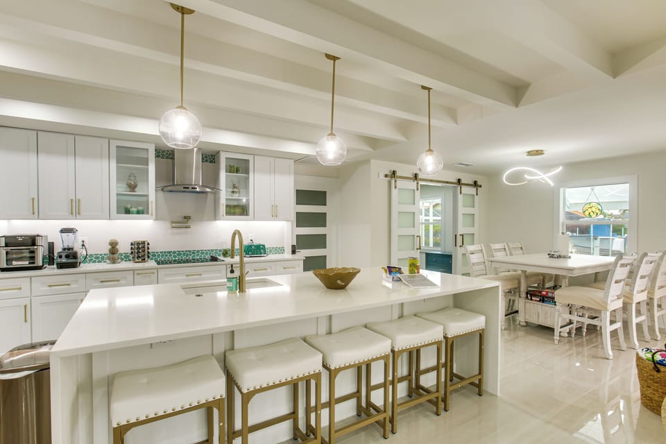 House (5 Bedrooms) | Interior
