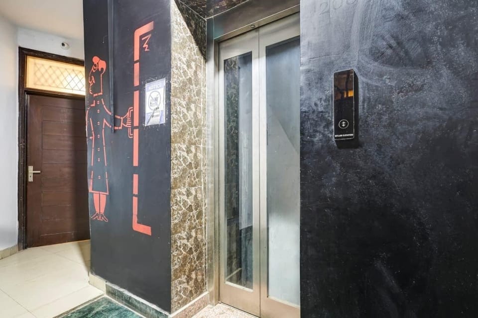 Deluxe Double Room, Balcony, City View | Interior